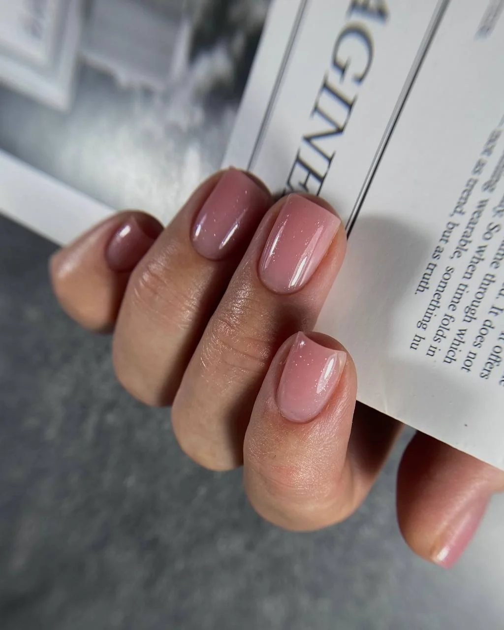 Нежно-розовый маникюр