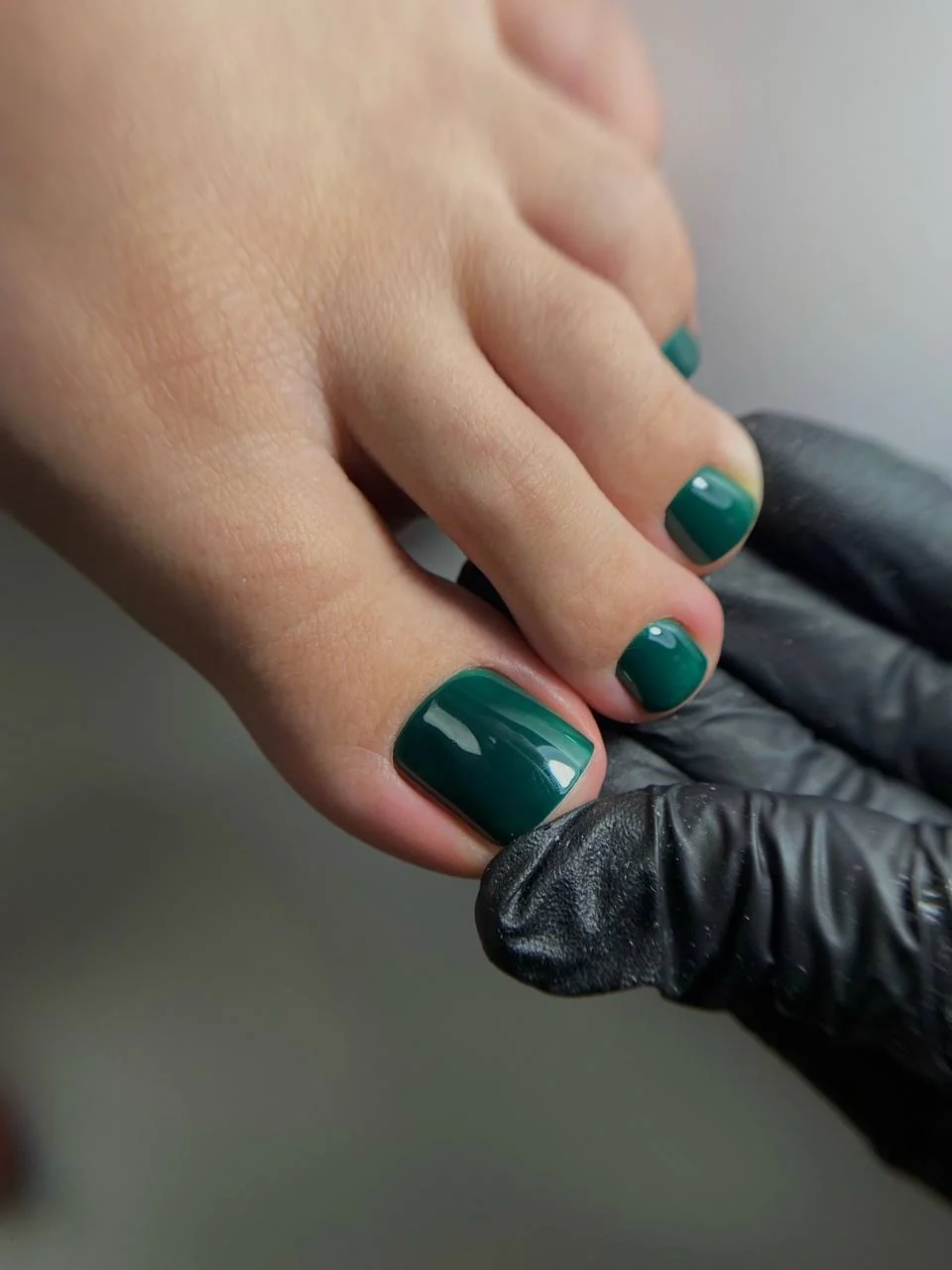 Изумрудный педикюр